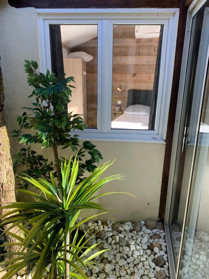 Chambre D'Hotes Naturiste Le Jardin Des Hirondelles Blanzaguet-Saint-Cybard Exterior photo