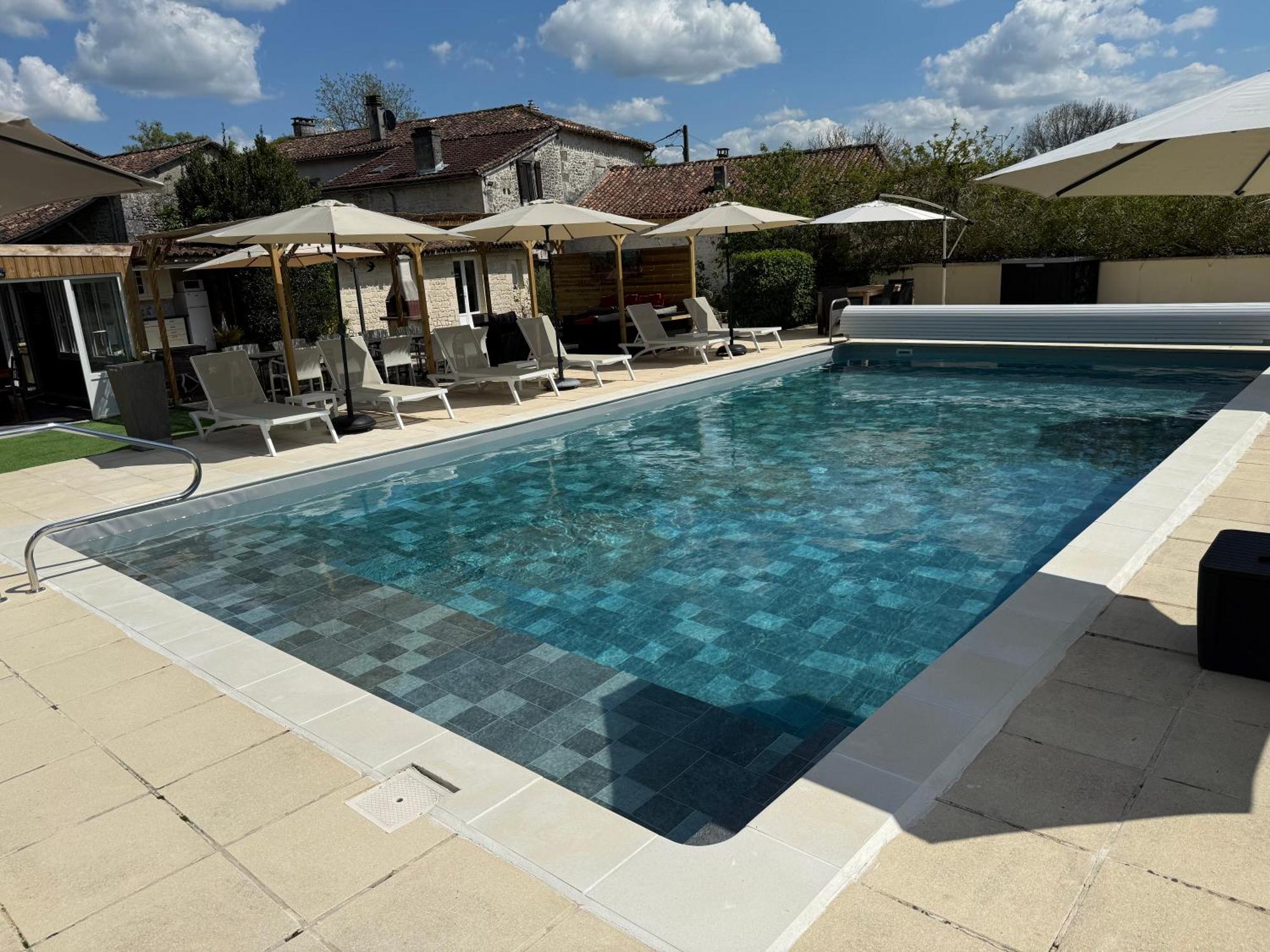 Chambre D'Hotes Naturiste Le Jardin Des Hirondelles Blanzaguet-Saint-Cybard Exterior photo